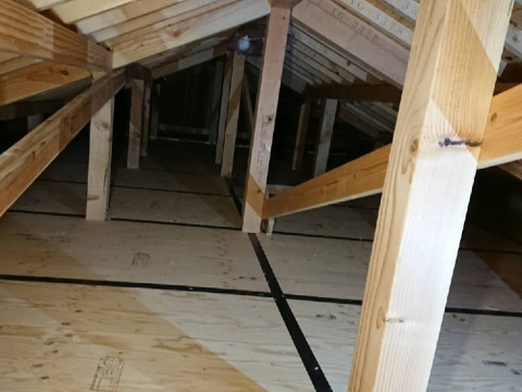 小屋裏