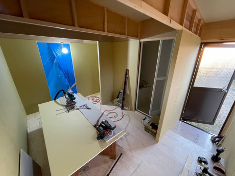 仮設建物の内装